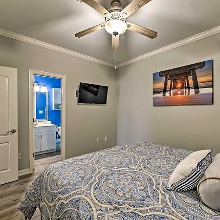 Modern Island Condo With Pool Steps To The Beach! South Padre Island Eksteriør billede