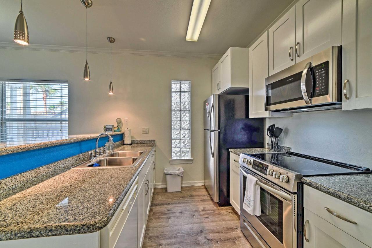 Modern Island Condo With Pool Steps To The Beach! South Padre Island Eksteriør billede
