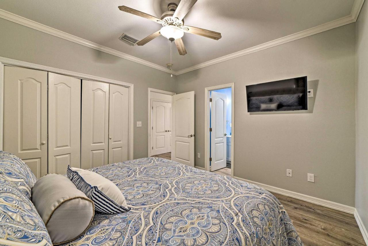 Modern Island Condo With Pool Steps To The Beach! South Padre Island Eksteriør billede
