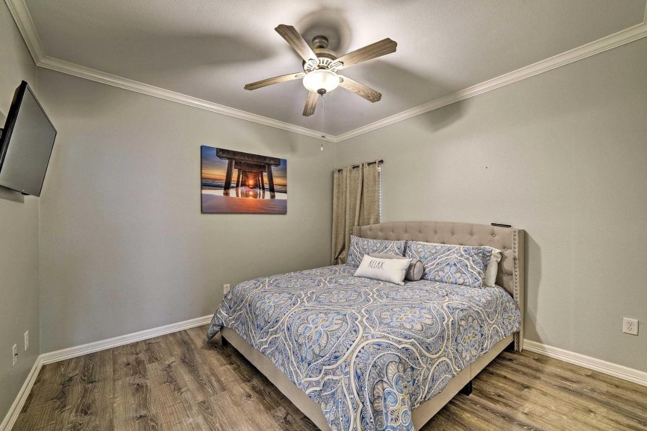 Modern Island Condo With Pool Steps To The Beach! South Padre Island Eksteriør billede