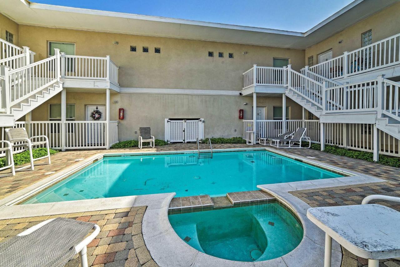 Modern Island Condo With Pool Steps To The Beach! South Padre Island Eksteriør billede